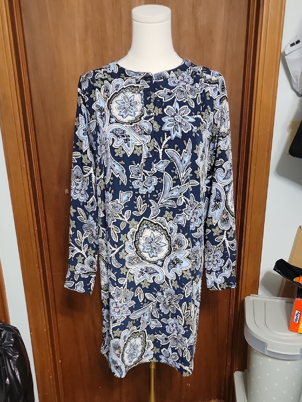 Women's Navy Floral Long-Sleeve Shift Dress